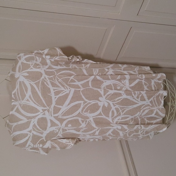 Liz Claiborne White and Brown Graphic Polo Blouse - Picture 3 of 6